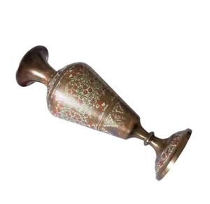 Pot de fleurs décoratif en laiton moulé, vase à fleurs en métal avec un beau design, vaisselle décorative, vases à fleurs durables - Product Image 6