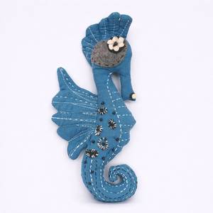 Jouet en peluche hippocampe avec ailes - Product Image 1