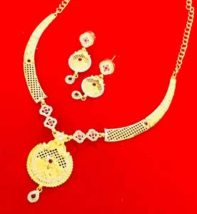 Ensemble de bijoux de mode vintage Dubai plaqué or 24 carats Boucles d'oreilles Bracelets Peignes Broches Cuivre pour les États-Unis - Product Image 5