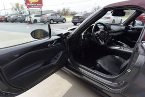 Auto Usado de Calidad a Precio Accesible, Ma-z-da MX-5 2018, Volante a la Izquierda - Product Image 2