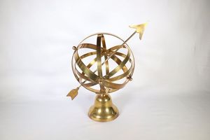 Sculpture armillaire en laiton nautique avec représentation de globe classique pour les maisons sophistiquées et les cadeaux - Product Image 5