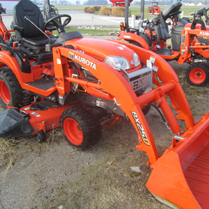 Kubota B2650 tracteur utilitaire compact 4x4 moteur diesel petite chargeuse agricole pelleteuse équipement d'aménagement paysager meilleure qualité pas cher - Product Image 1