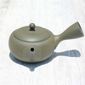 Théière Kyusu verte, plate et ronde, en argile Takasuke de type Shudei, avec motif solide, tasses en céramique – Artisanat Tokoname, cadeau - Product Image 3