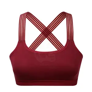 Crop Tops pour une prise de vue élevée sur le style d'été | Vogue Crop Top 2023