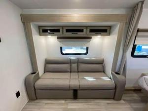 Remolque de camping mini teardrop moderno, ligero y ampliado, listo para enviar, con transmisión automática turbo izquierda 4x4 para aventuras al aire libre, con capacidad para 4-8 personas, ligero. - Product Image 5