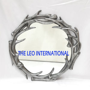 Espejo de Pared de Metal con Acabado Dorado, Nuevo Espejo de Diseño para Decoración del Hogar, Espejo de Pared de Metal Hecho a Mano, Gran Venta - Product Image 5