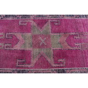 Tapis turc vintage Herki en laine 2,9x11,3 pieds, écologique, patchwork, avec support en latex, rose, gris, floral - Product Image 5