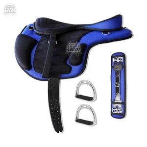 Selle anglaise de qualité supérieure Selle de cheval Freemax en cuir synthétique daim ensemble complet avec sangle d'étrier - Product Image 1
