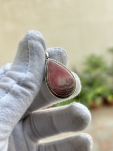 Bague en argent sterling faite à la main avec rhodochrosite, forme poire, taille cabochon, style vintage classique, cadeau de mariage ou de fiançailles, plaqué or - Product Image 2