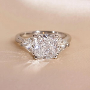 Bague Solitaire en diamant taillé sur coussin en or blanc massif 10 carats bague de mariage et de fiançailles cultivée en laboratoire pour cadeau - Product Image 2