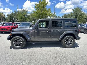 Jeep Wrangler 2022 noir étincelant avec roues en alliage sièges en tissu système de navigation sièges chauffants toit ouvrant à démarrage à distance - Product Image 2
