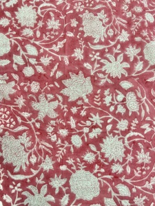 Textil de Algodón Estampado a Mano con Diseño Floral Rojo Tradicional Indio, Diseño Botánico Indio Vintage - Product Image 2