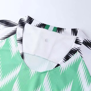 เสื้อฟุตบอลผ้าโพลีเอสเตอร์พิมพ์ลายดิจิทัลกันน้ำคอปกตั้งระบายอากาศได้ดีพิมพ์โลโก้ของคุณ - Product Image 2