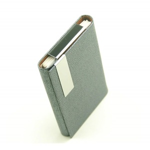 กระเป๋าใส่บัตรผู้ชาย ดีไซน์ทันสมัย สีเงิน ทำจากสแตนเลส บางเฉียบ ป้องกันการโจรกรรมข้อมูล RFID สำหรับบัตรเดบิต บัตรเครดิต บัตร ATM และบัตรประชาชน - Product Image 3