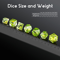 Set Dadu Resin Cair Grosir, 7 Buah Dadu D&D Berisi Cairan dengan Tepi Tajam dan Kotak Hadiah untuk Permainan Dungeons and Dragons