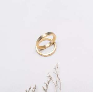 Anneau de serviette en métal de luxe personnalisé, design doré, cuisine, restaurant, décoration de mariage, hôtel, vaisselle de bureau, fait à la main en Inde - Product Image 2