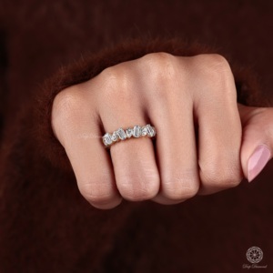 Lab Grown Diamond Wedding Band Pera y Esmeralda Corte 14K Oro - Product Image 4