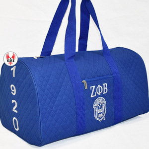 Sac de voyage matelassé brodé Zeta Phi Beta Soror |   Sac de voyage matelassé personnalisé pour femmes, broderie de la sororité ZPB - Product Image 1