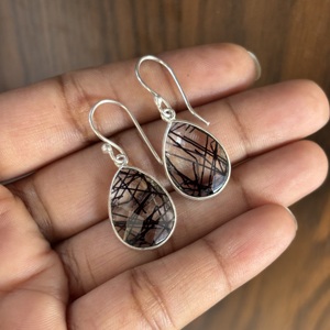 Aros de Latón con Rutilo, Ligeros y Gruesos para Mujer, en Blanco y Negro, para Aniversarios - Product Image 3