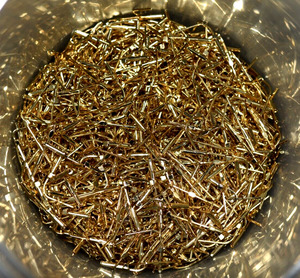 Alfileres de cabeza dorados TRIM GOLD de latón chapado en oro, hechos en Austria, modelo AUBCS364945 - Product Image 1