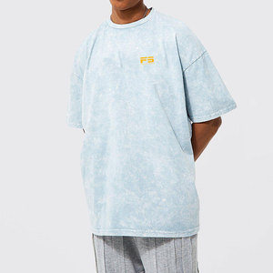 T-shirt en coton doux avec finition vintage, effet délavé, idéal pour un look décontracté et élégant pour homme. - Product Image 4