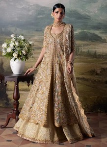 Robe de mariée brodée style A-Line avec lehenga choli, dupatta en résille, manches longues, ornée de perles florales, longueur ras du sol, pour cérémonie - Product Image 4