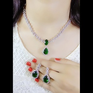 Bijoux indiens personnalisés Ensemble de pendentifs en diamant américain Cz Stone Party Wear Bijoux au design haut de gamme Produit en vrac fait à la main - Product Image 1