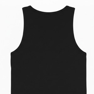 Débardeur athlétique à séchage rapide avec panneaux de ventilation en maille ciblés et détails réfléchissants pour la course à pied et le fitness en extérieur - Product Image 4