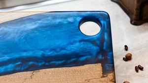 เขียงไม้เรซิ่นทันสมัย ผลิตจากไม้กระถินเทศและไม้มะม่วง เพื่อการเตรียมอาหารที่มีประสิทธิภาพและสวยงาม - Product Image 3