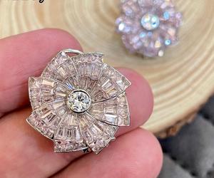 Ensemble de boucles d'oreilles en zircon de nouvelle conception élégante meilleure qualité pour les femmes vêtements modernes mariage porter des boucles d'oreilles à la mode pour les femmes et les filles - Product Image 2