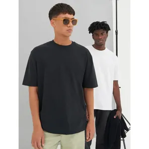 T-shirt oversize in cotone riciclato, merchandising sostenibile - Product Image 2