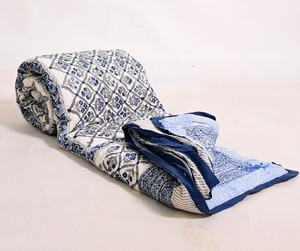 Edredones hechos a mano personalizados precio al por mayor bloque de mano floral impreso algodón suave tamaño King edredones reversibles edredón Razai - Product Image 1