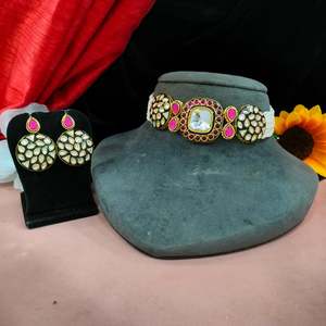 Juego de gargantilla de moissanita y Kundan sin cortar de la mejor calidad, fusión moderna de tradición atemporal para celebraciones - Product Image 3