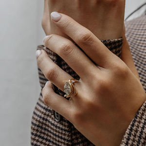 2 Carat Marquise Coupe Moissanite Diamant silhouette allongée et finition luxe Bague idéale pour cadeau de mariage - Product Image 4