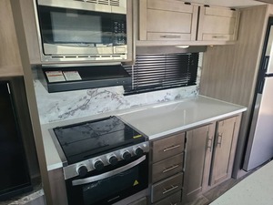 Remolque Crossroads S-u-n-s-e-t T-r-a-i-l 330SI usado del 2022, listo para la venta - Product Image 3