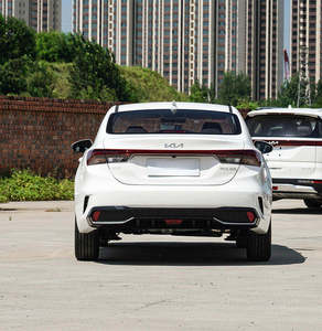 Accesorios para Sedán 2023 de 4 Puertas y 5 Asientos, Volante de Fibra de Carbono con Velocidad Máxima de 180 km/h - Product Image 3