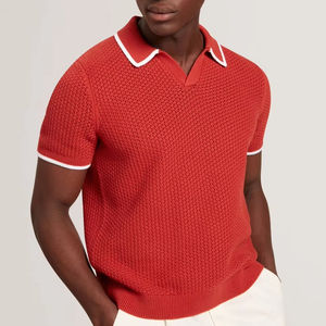 Polo de punto con punta roja para hombre, camiseta de suéter texturizado de manga corta de algodón Pima - Product Image 1