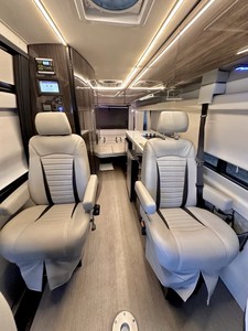 สภาพดีเยี่ยม ปี 2022 เมอร์เซเดส-เบนซ์ สปรินเตอร์ 3500 พร้อมส่ง - Product Image 2