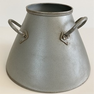 Lata de leche galvanizada de granja rústica con forma tradicional perfecta para cocinas hogares jardín al aire libre café e interiores antiguos - Product Image 5