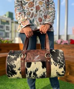 New Western 100% Bolsa de viaje de cuero genuino de grano completo Correas ajustables multifuncionales Bolsa de Viaje Unisex Bolsa de fin de semana de cuero de vaca - Product Image 1