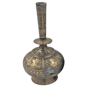 Surahi en laiton pur vintage de haute qualité avec gravure, finition polie pour une utilisation en cuisine, article de cuisine antique arabe - Product Image 1