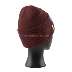 Gorro de mujer Premium 300 GSM tejido acrílico Color granate con parche de mezclilla bordado logotipo personalizado gorro de jacquard - Product Image 4