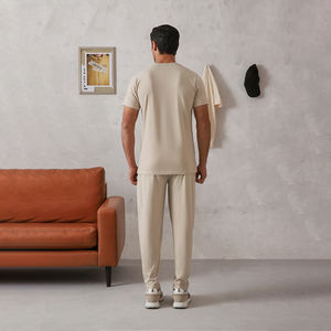 Tissu doux respirant Beige Co Ord tenue haut à manches courtes et pantalon pour hommes vêtements décontractés ensemble deux pièces - Product Image 2