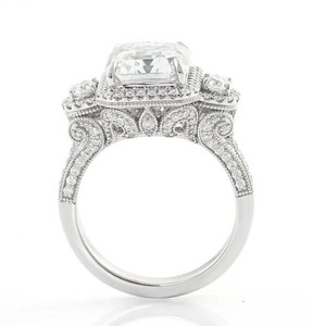 4.5 CT มรกตตัด Moissanite ฮาโลที่มีฮาโลที่ซ่อนอยู่แหวนหมั้นโบราณที่สวยงามแหวนที่กําหนดเองของขวัญสําหรับเธอ - Product Image 4