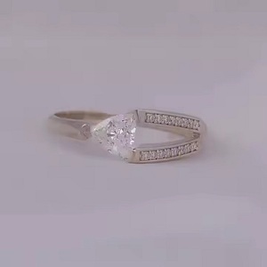 Fourniture directe d'usine Offre Spéciale 925 bague en argent Sterling plaqué platine femmes bague de luxe 3 carats Moissanite pour femmes - Product Image 1