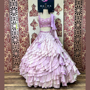Lehenga tendance de couleur lavande orné de Beats & Sparkling Diamond Hand Touch Work pour toutes les occasions Fournisseur de l'Inde - Product Image 1