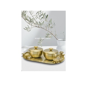 Ensemble de 2 bols uniques en plaqué or pour la décoration de table de mariage avec plateau et poignée en forme de fleur - Product Image 1