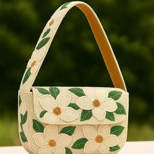 Bolso Magnolia con cuentas, monedero con cuentas florales, bolso de flores blancas, bolso de hombro de primavera, monederos con cuentas de verano, bolso floral hecho a mano - Product Image 1