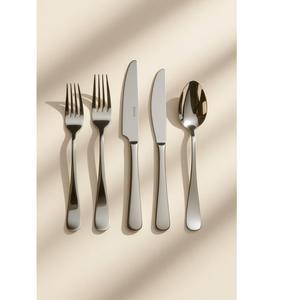 Ensemble de couverts en acier inoxydable fini or, une déclaration d'élégance qui complète à la fois les repas décontractés et les grands événements - Product Image 4