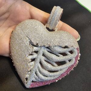 Pendentif en diamant Moissanite VVS avec pendentif coeur personnalisé en argent 925 entièrement glacé dans le style Hip Hop pour les fêtes d'hommes - Product Image 6